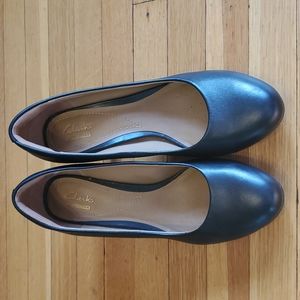 Clarks Collection classic leather pump